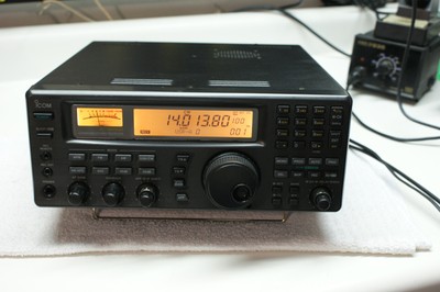 Icom IC-R8500 Wideband Communications 100 kHz - 1.999 GHZ. CW Filter & UT-102.