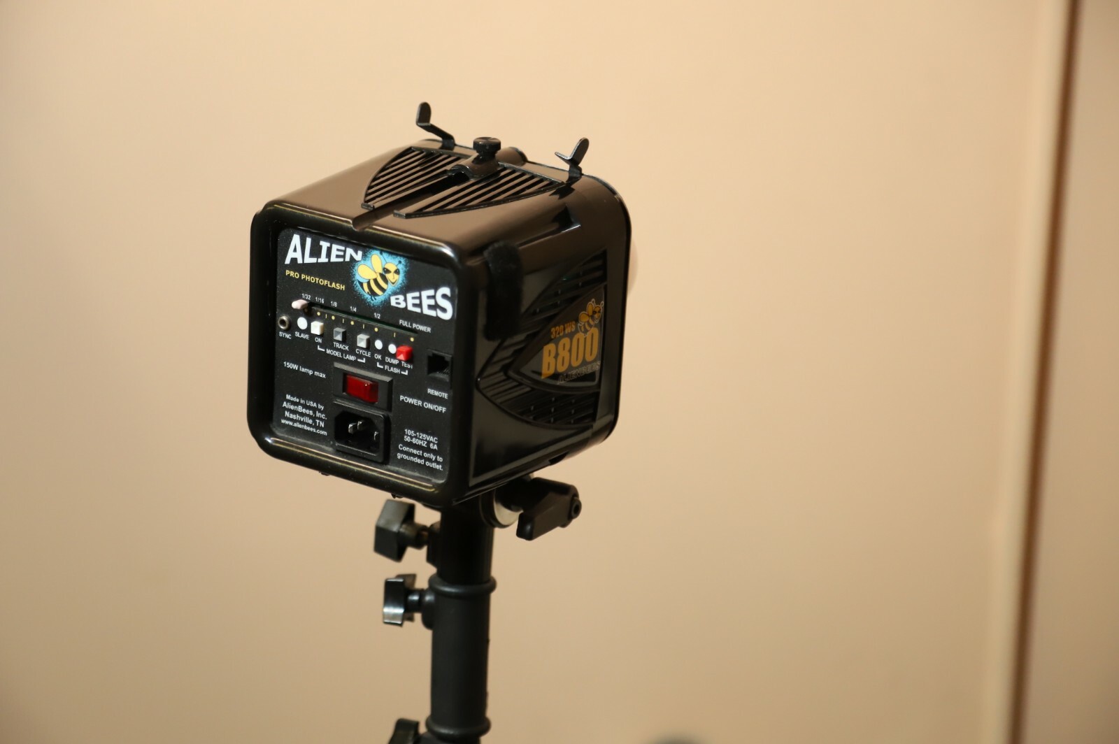 Paul C. Buff Alienbees B800 Flash Unit Head Black Alien Bees Bee