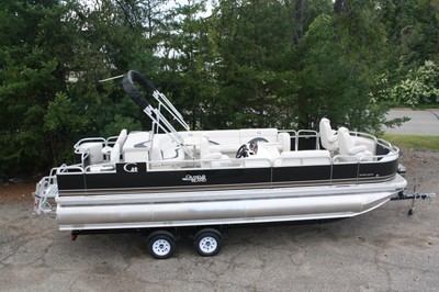 New triple tube 24 ft fish and fun Grand Island pontoon boat Hpp tubes