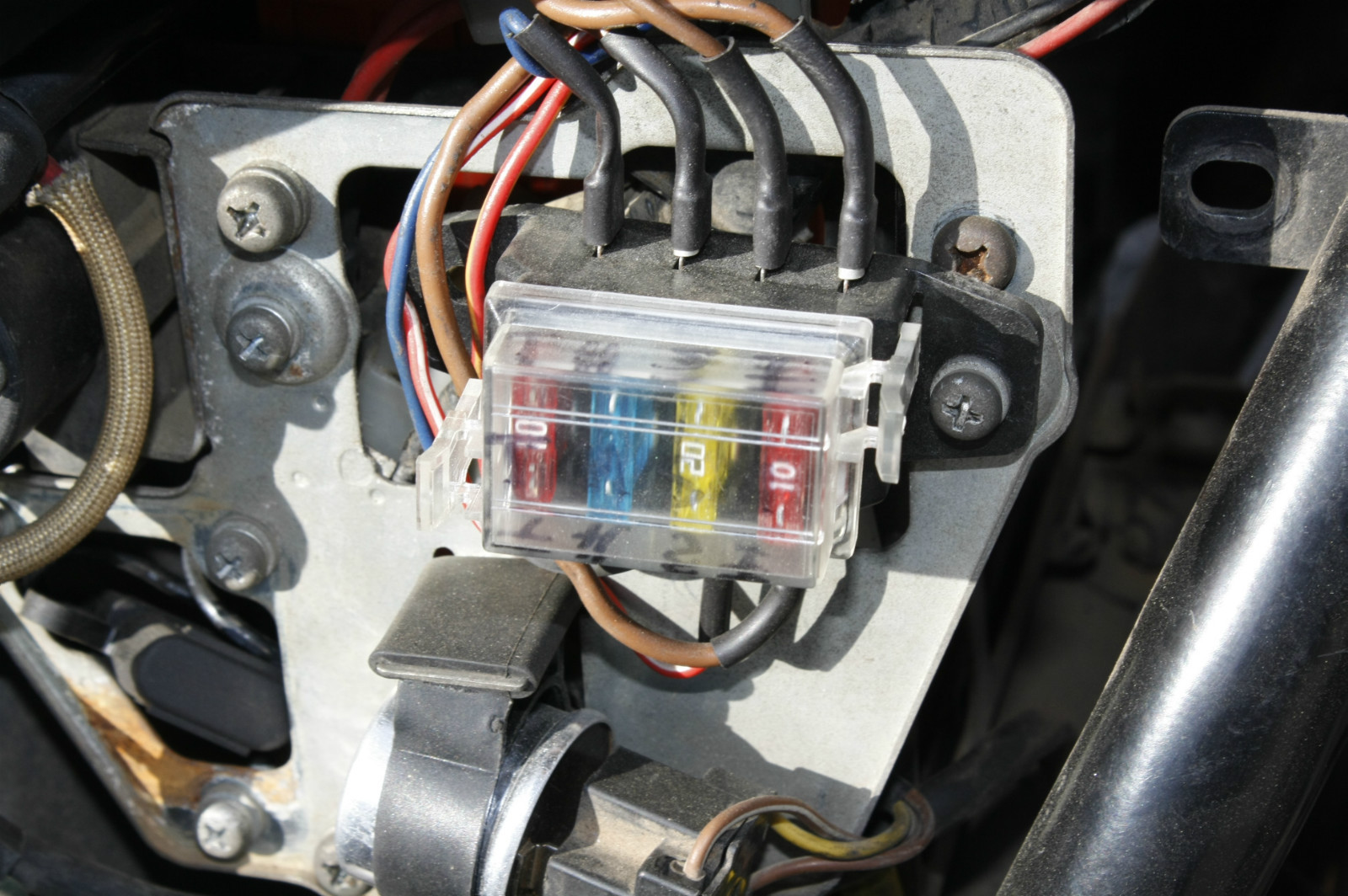 Yamaha HONDA SUZUKI Kawasaki Fuse Box Motorcycle Universal 4 Yamaha HONDA SUZUKI Kawasaki Fuse Box Motorcycle Universal 4
