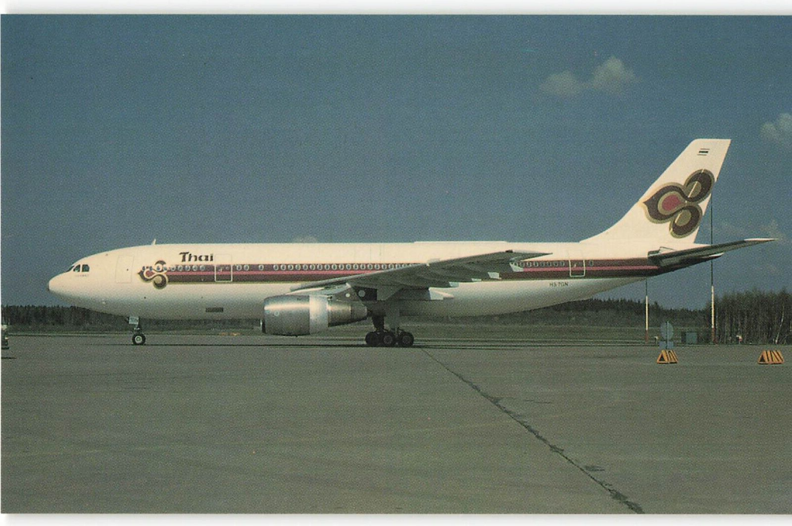 Postcard Airline THAI AIRWAYS INTERNATIONAL Airbus A300B4 HS-TGN CC8.