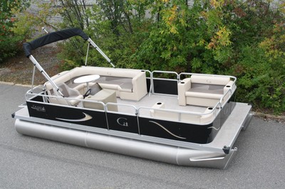 New 20 ft Rear entry cruise pontoon boat