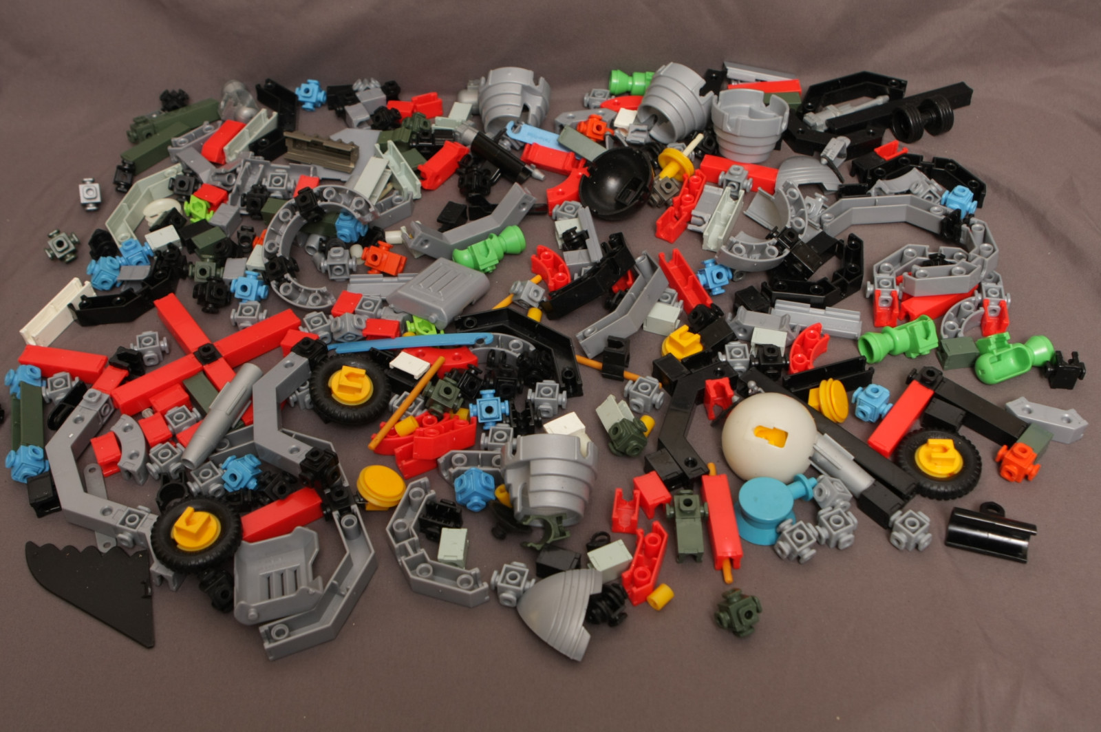 Vtg Construx Building Set LOT w/Storage Cases Fisher Price Space Military Toy