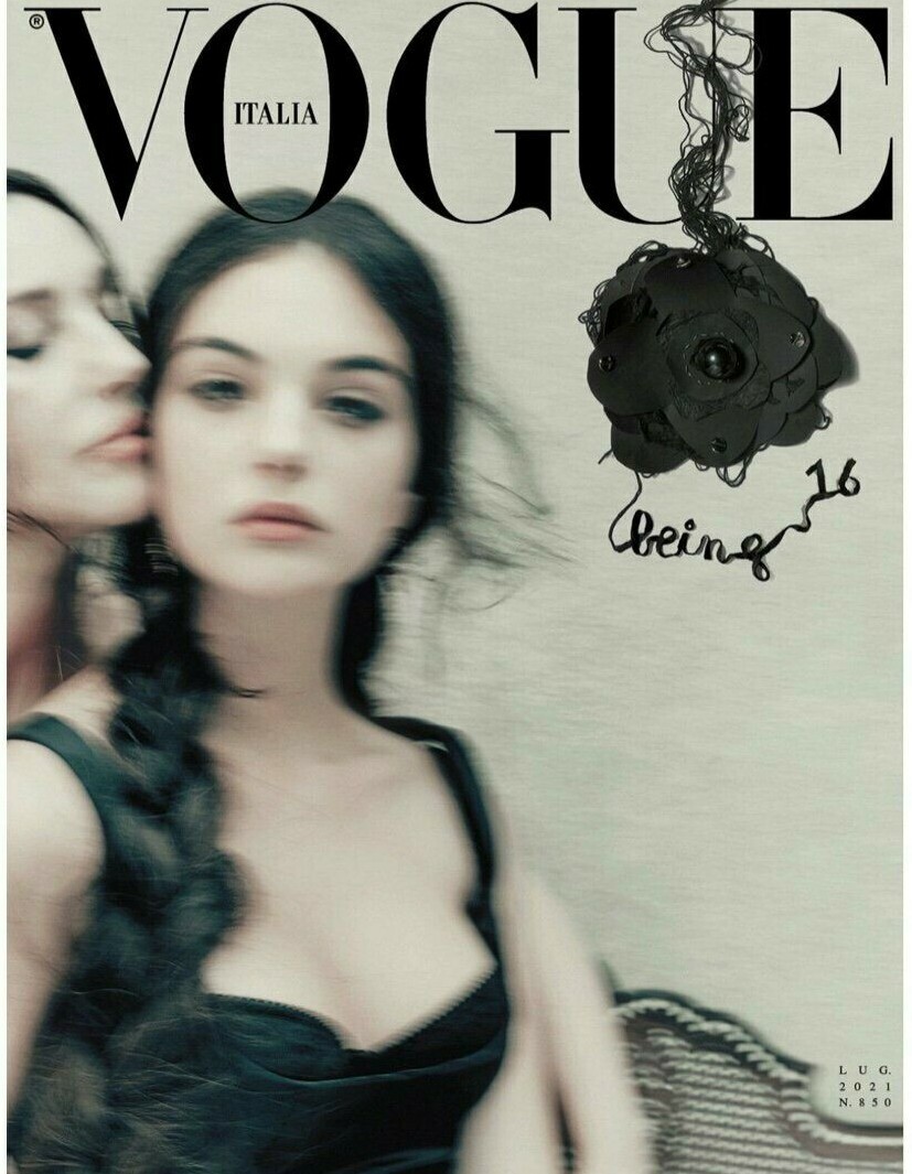 女性情報誌 Vogue Italia Magazine January 2021 VOGUE Magazine ITALIA June 2025 NICKI MINAJ by PETRA COLLINS