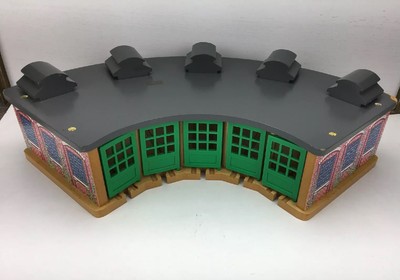 thomas the train roundhouse