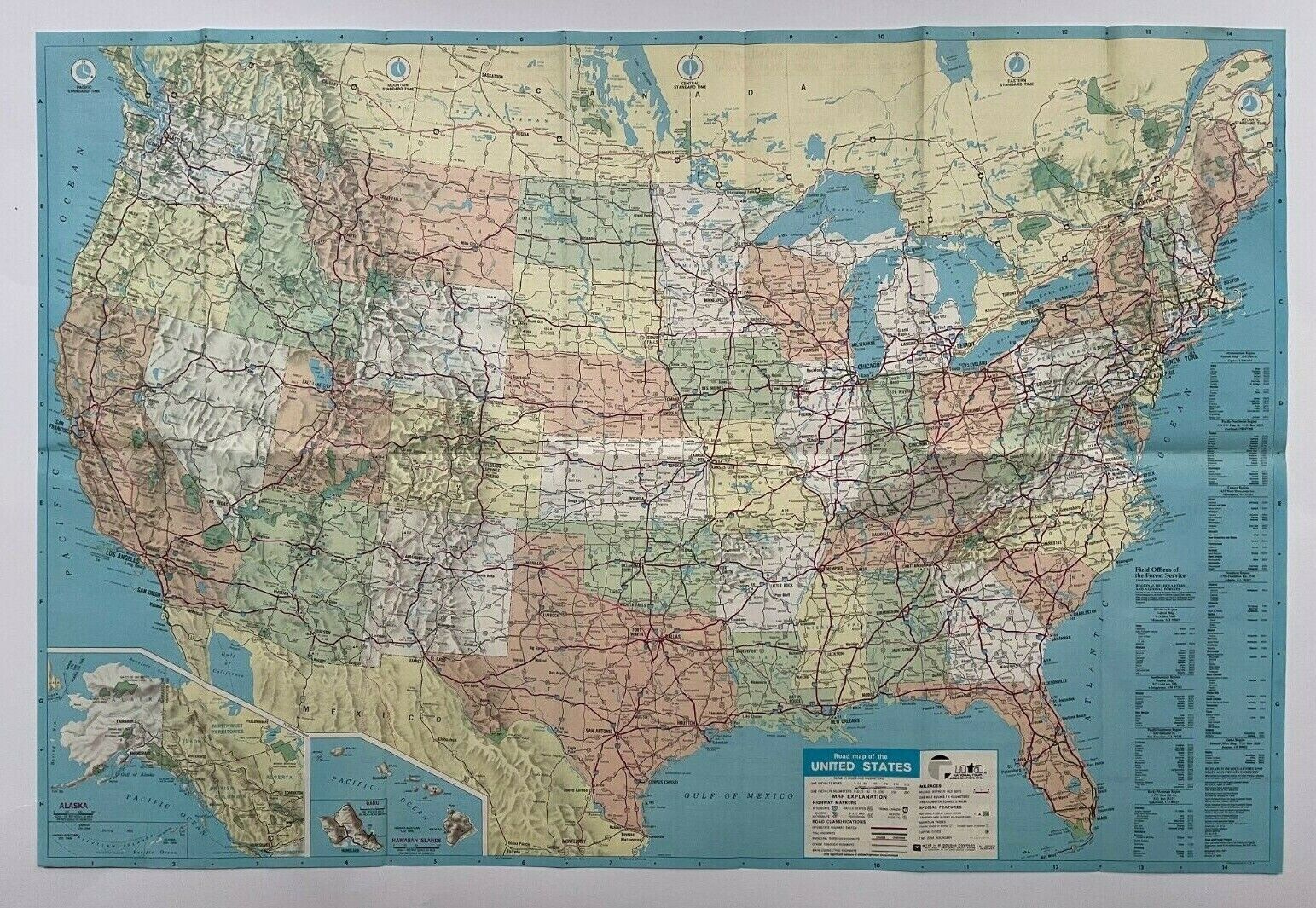 UNITED STATES c. 1960 LARGE TOURISTIC LITHOGRAPHED ROAD MAP UNITED STATES c. 1960 LARGE TOURISTIC LITHOGRAPHED ROAD MAP
