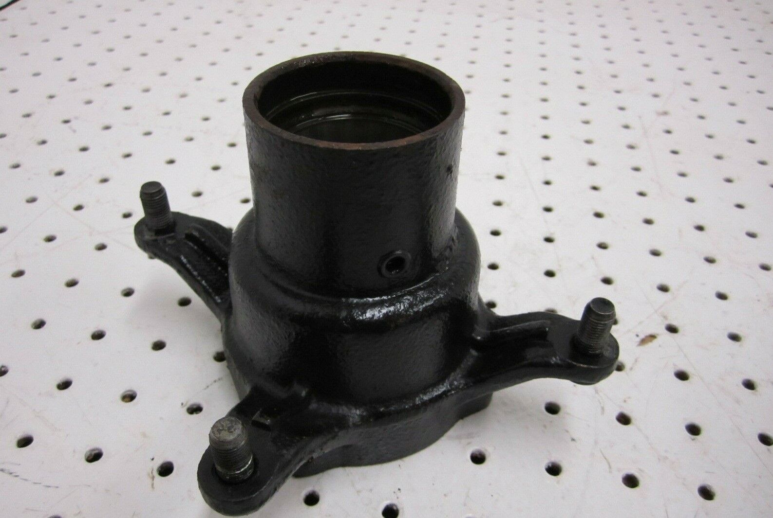 POLARIS SPORTSMAN XPLORER MAGNUM 400 4X4 FRONT WHEEL HUB POLARIS SPORTSMAN XPLORER MAGNUM 400 4X4 FRONT WHEEL HUB