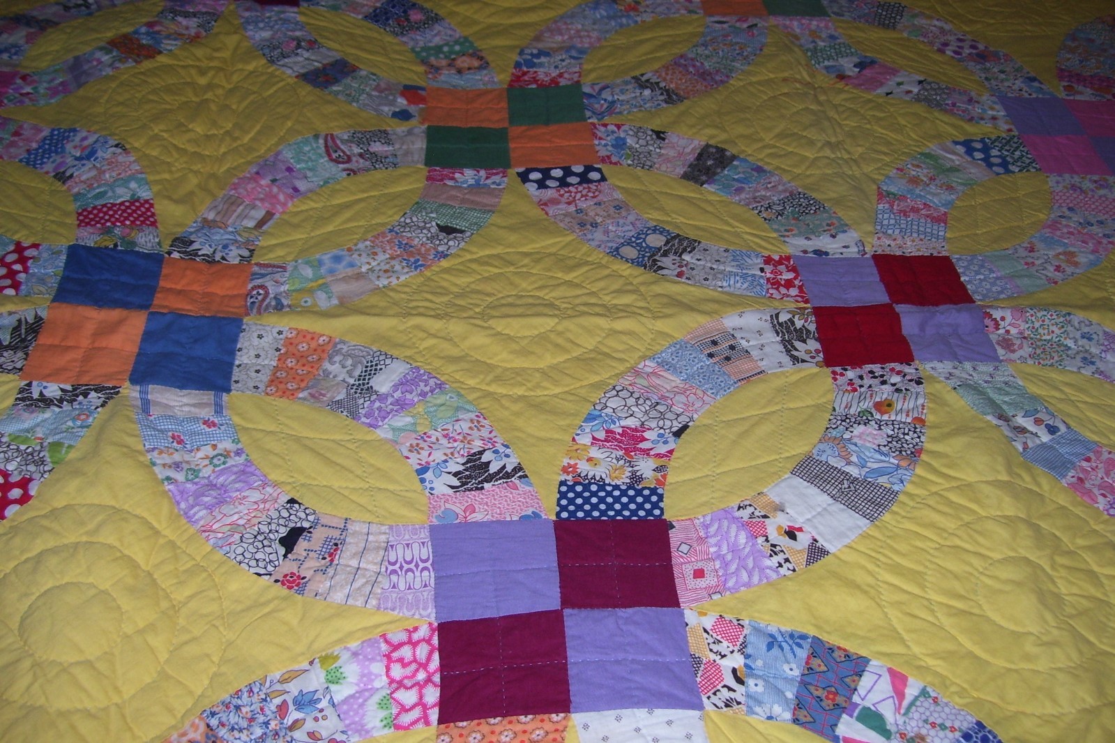 Wonderful Vintage Hand Stitched Yellow Quilt w/Great Design & Colors-84 x 64