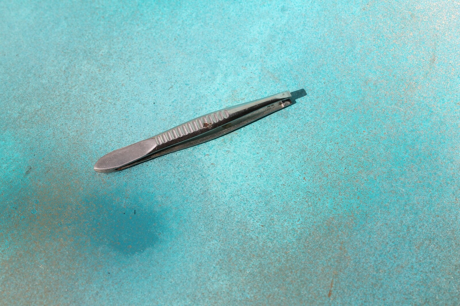 Vintage Eyebrow Tweezers, small Purse size, circa 1950’s  FREE SHIPPING!