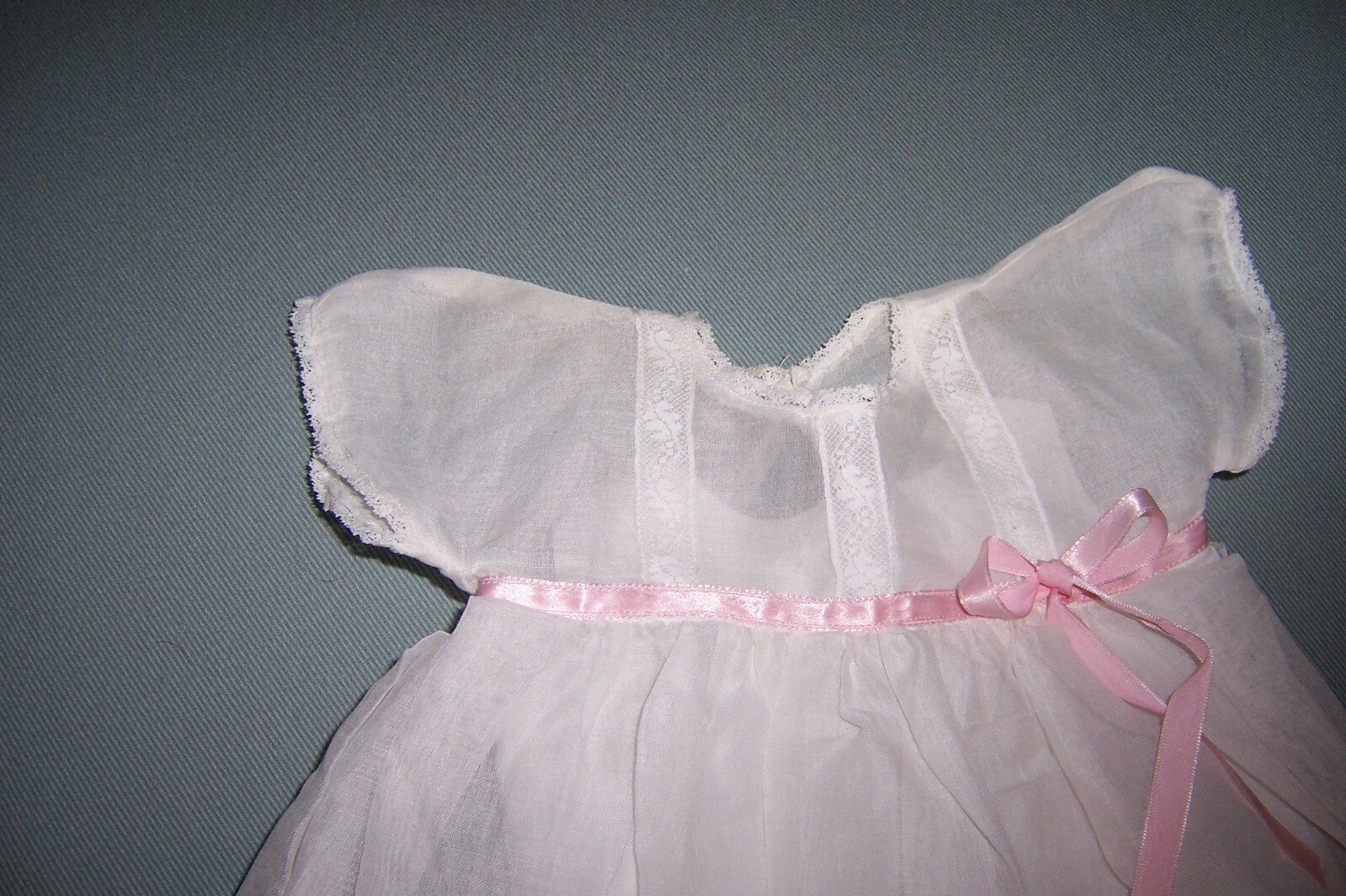 MINTY!!  VINTAGE CHRISTENING SET - 20