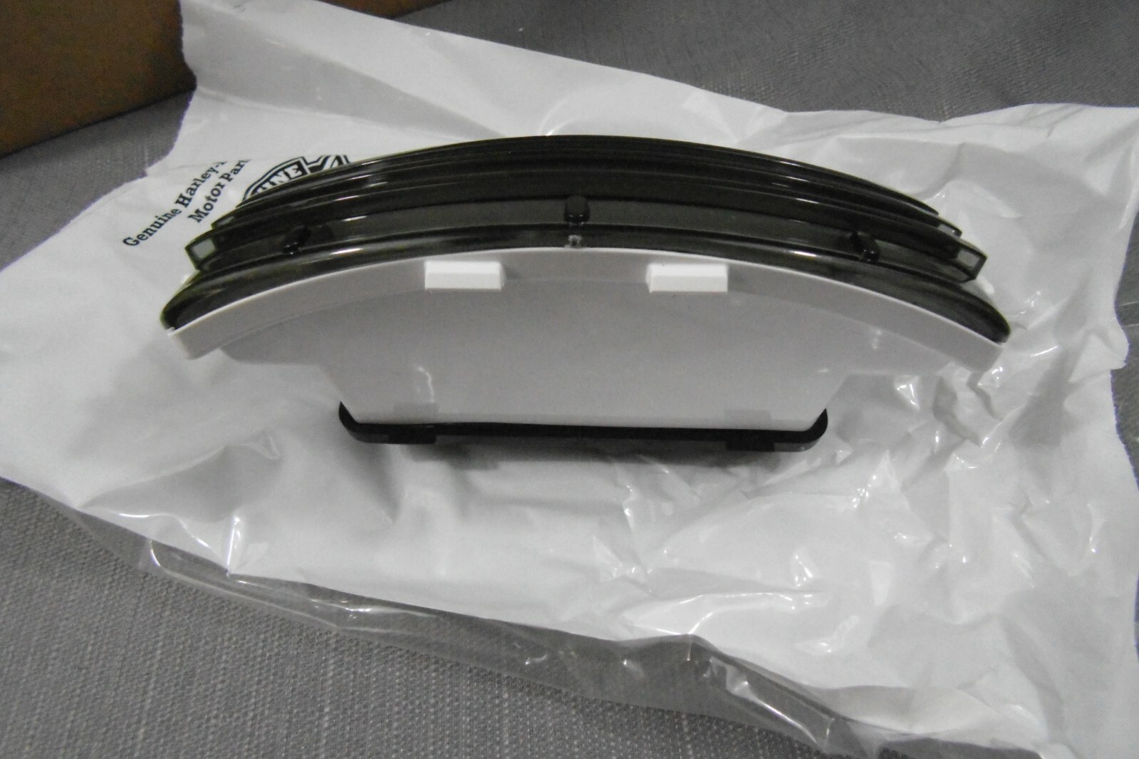 【ハッチ様】 NEW Harley Touring Street Glide Rear Fender Tip Bar Fascia