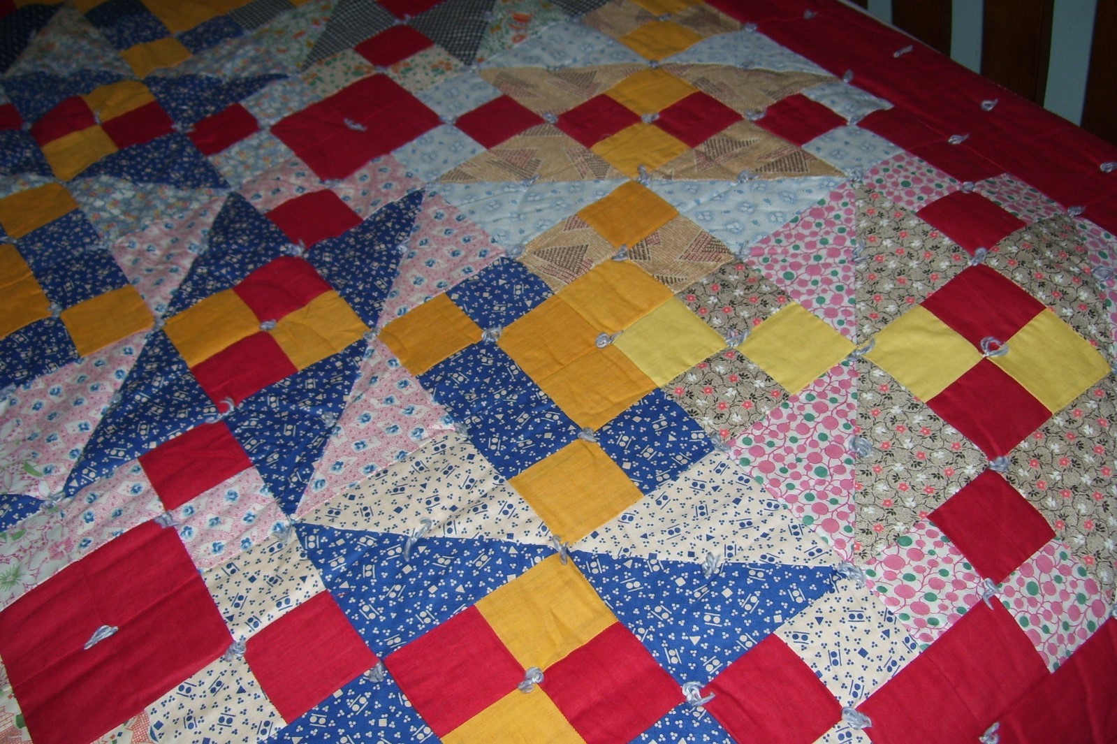 Wonderful Vintage Hand Quilted & Tied Quilt- 81 x 69