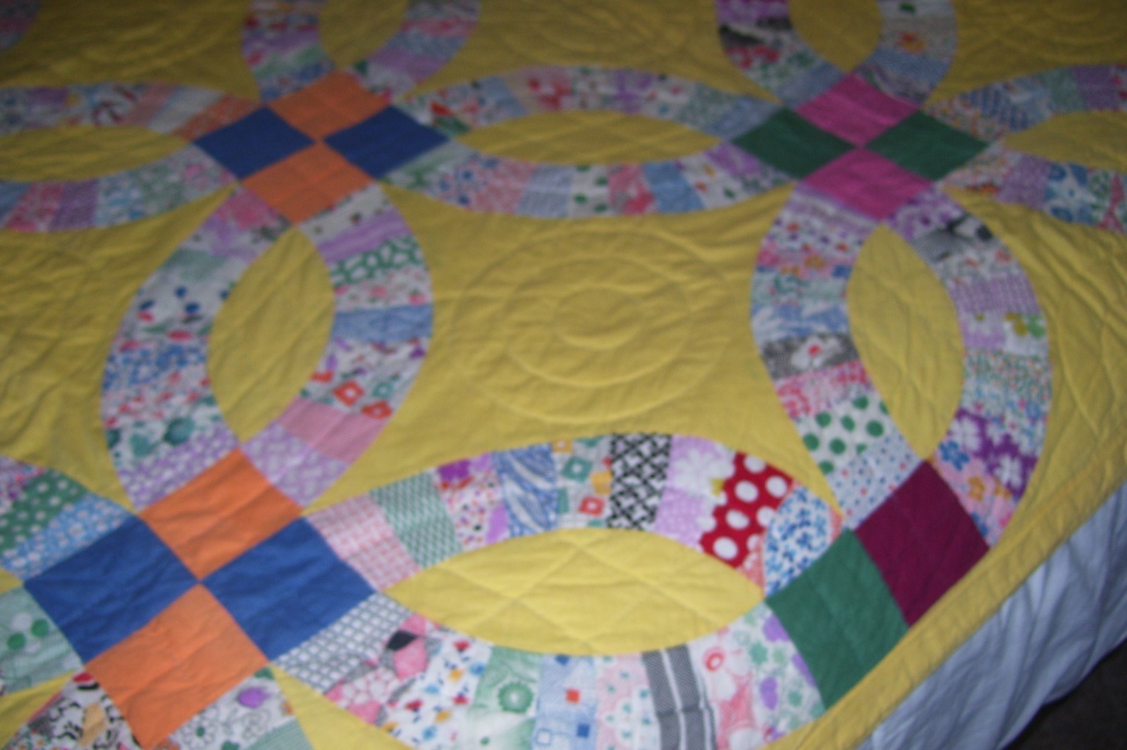 Wonderful Vintage Hand Stitched Yellow Quilt w/Great Design & Colors-84 x 64