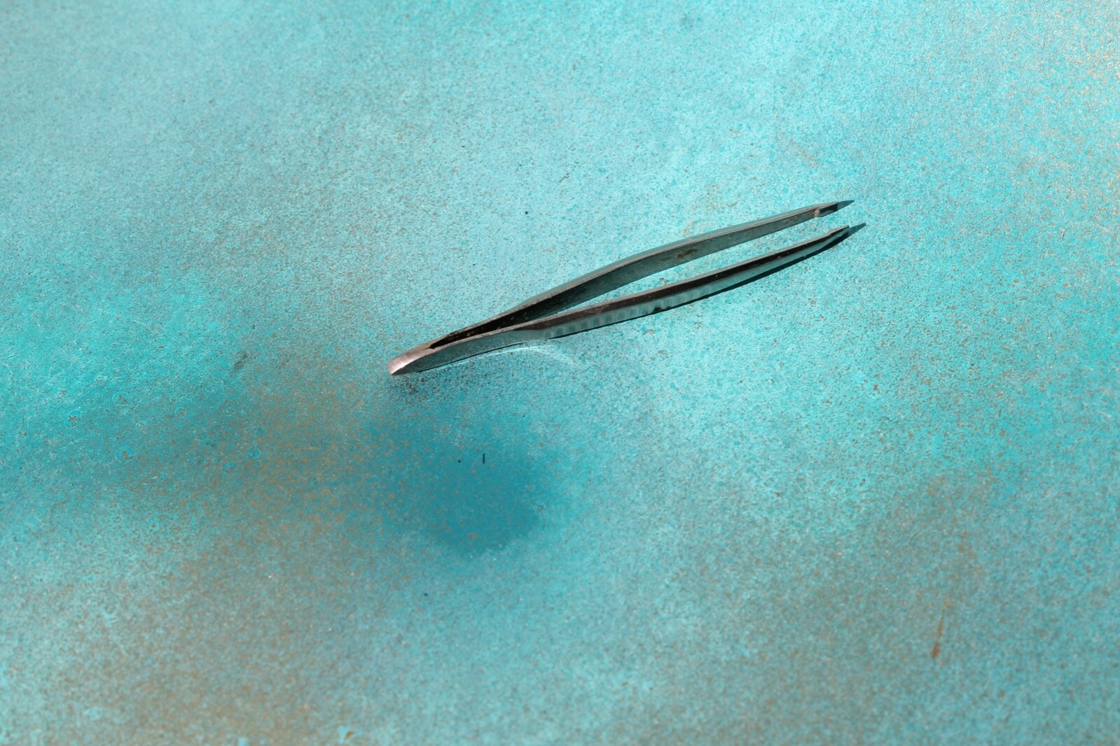 Vintage Eyebrow Tweezers, small Purse size, circa 1950’s  FREE SHIPPING!