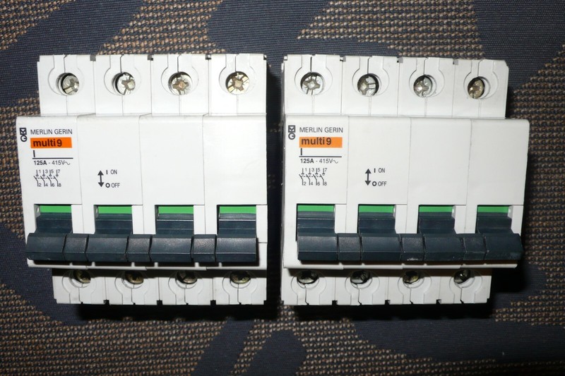 Interrupteur Sectionneur Tetra. 125a Merlin Gerin 15060 Triphase +N 125 Amperes