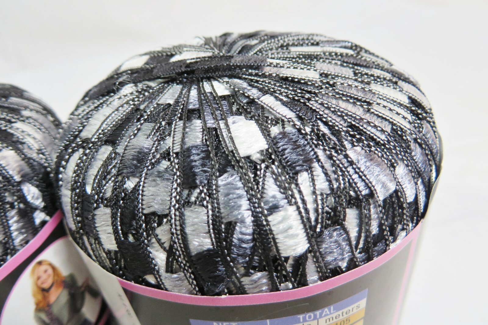 LION BRAND  TRELLIS YARN LOT 2 NIGHT LIFE  # 301 NEW