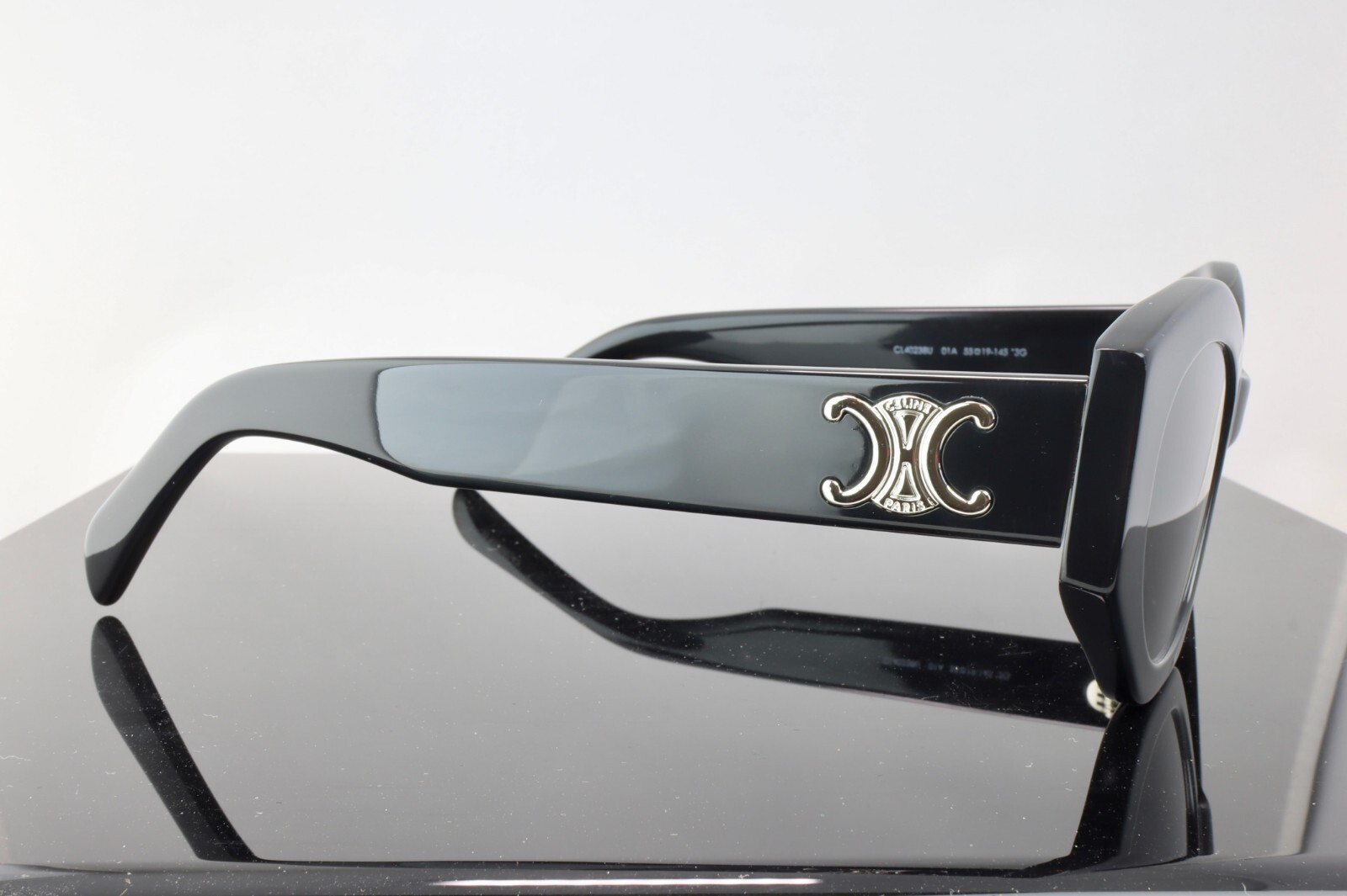 Pre-owned Celine Cl40238u 01a Black / Grey Lens Square Oversized Sunglasses 100% Uv In Gray