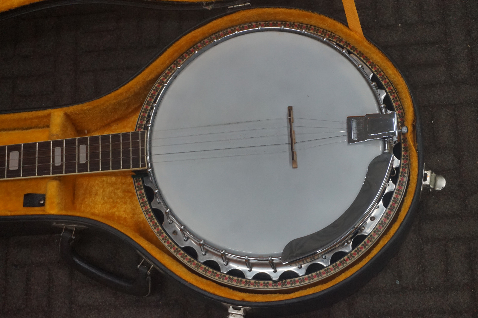 1960's Washburn Banjo IN HARD CASE