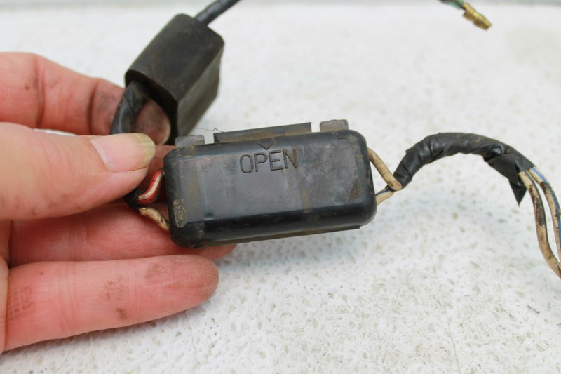 1987-88 KAWASAKI KZ305 LTD 1996-2005 KZ1000 FUSE BOX HOLDER