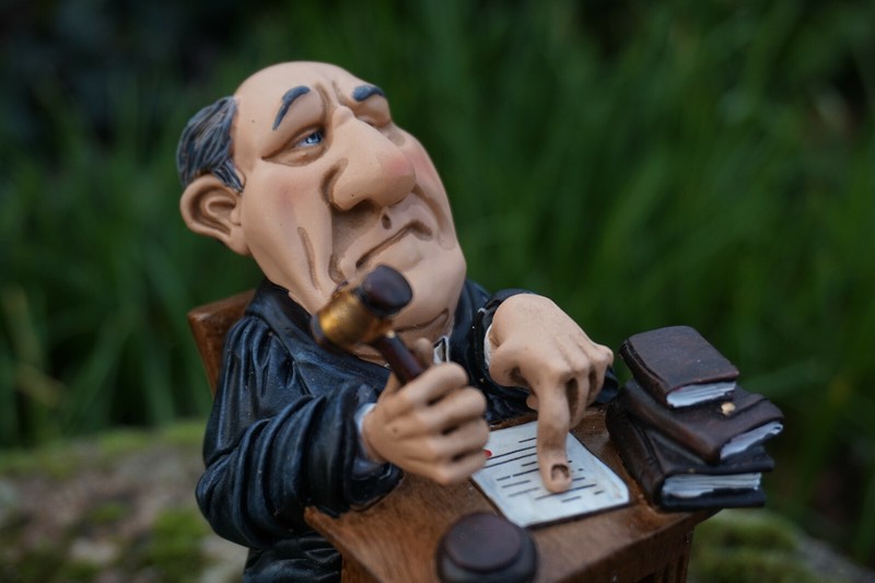 841.3030 Figurine Metier Caricature Juge Magistrat Avocat Justice Humour Dernier