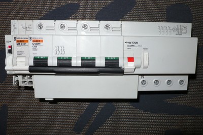 Thermoduct 13mm T-stuk diameter 315 mm - 125 mm (90 graden) geïsoleerd