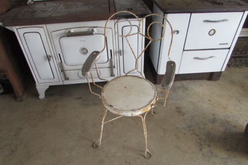 Vintage Twisted Iron Cafe Restaurant Chair with Wooden Arms #1761P