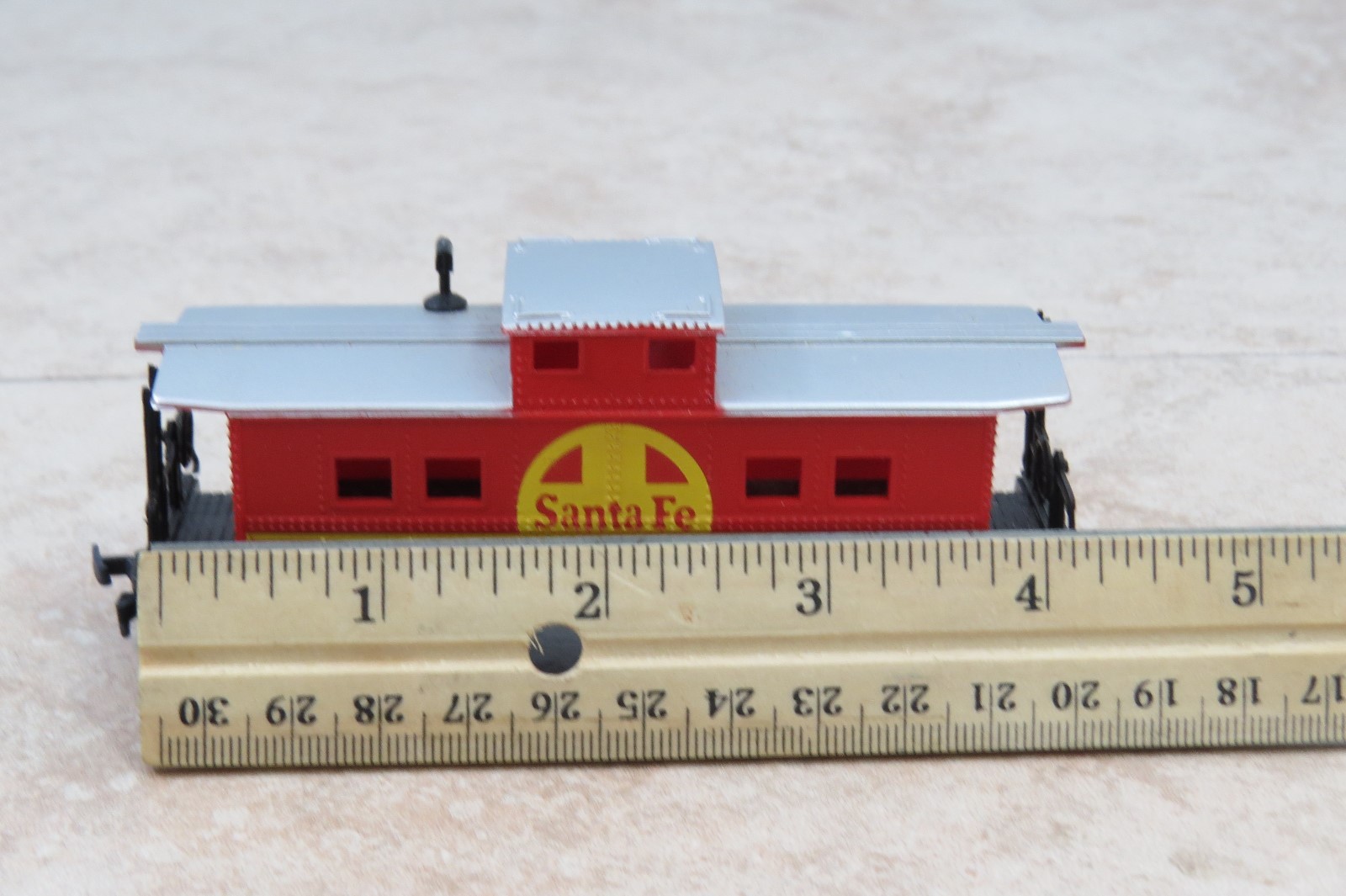NICE Life-Like 40' HO Scale ATSF 999851 Red Caboose                  AA-19-158