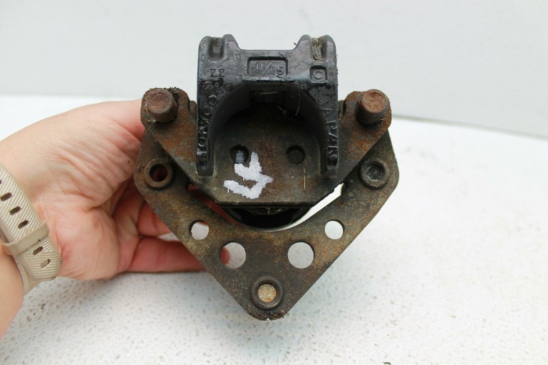 1984 KAWASAKI GPZ ZX1100 (#318) FRONT LEFT BRAKE CALIPER LH | eBay