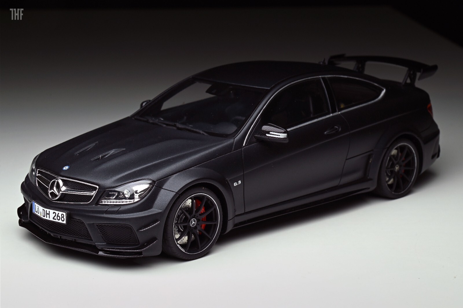 ミニカー AUTOart Mercedes-Benz C63 AMG 1/18 1/18 AUTOart Mercedes-Benz C-Class W204 C63 AMG (White