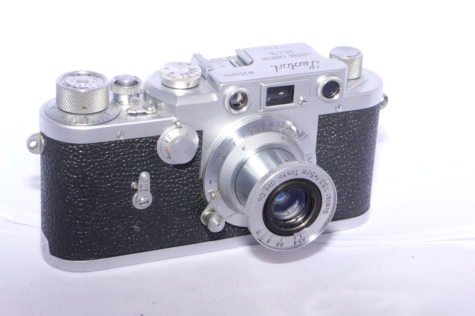 LEOTAX F vintage Leica Copy camera. Tokyo Opt. Simlar 5cm LEOTAX F vintage Leica Copy camera. Tokyo Opt. Simlar 5cm