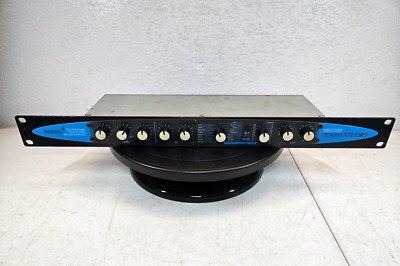 Zoom Studio  1202 effect processor  reverb 32 effects and 16 parts FAST SHIP!  