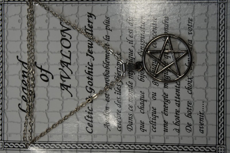 Hf0266 Superbe  Collier Pentacles Protection  Malifique Celtique Pentagramme