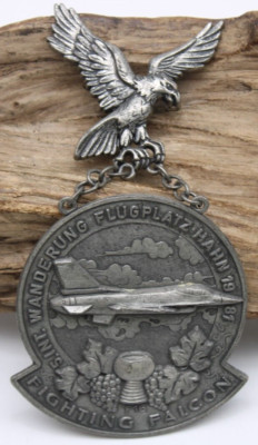 FIGHTING FALCON MEDAL 5 INT. WANDERUNG FLUGPLATZ HAHN 1981 F16 USA/GERMAN  (AR)