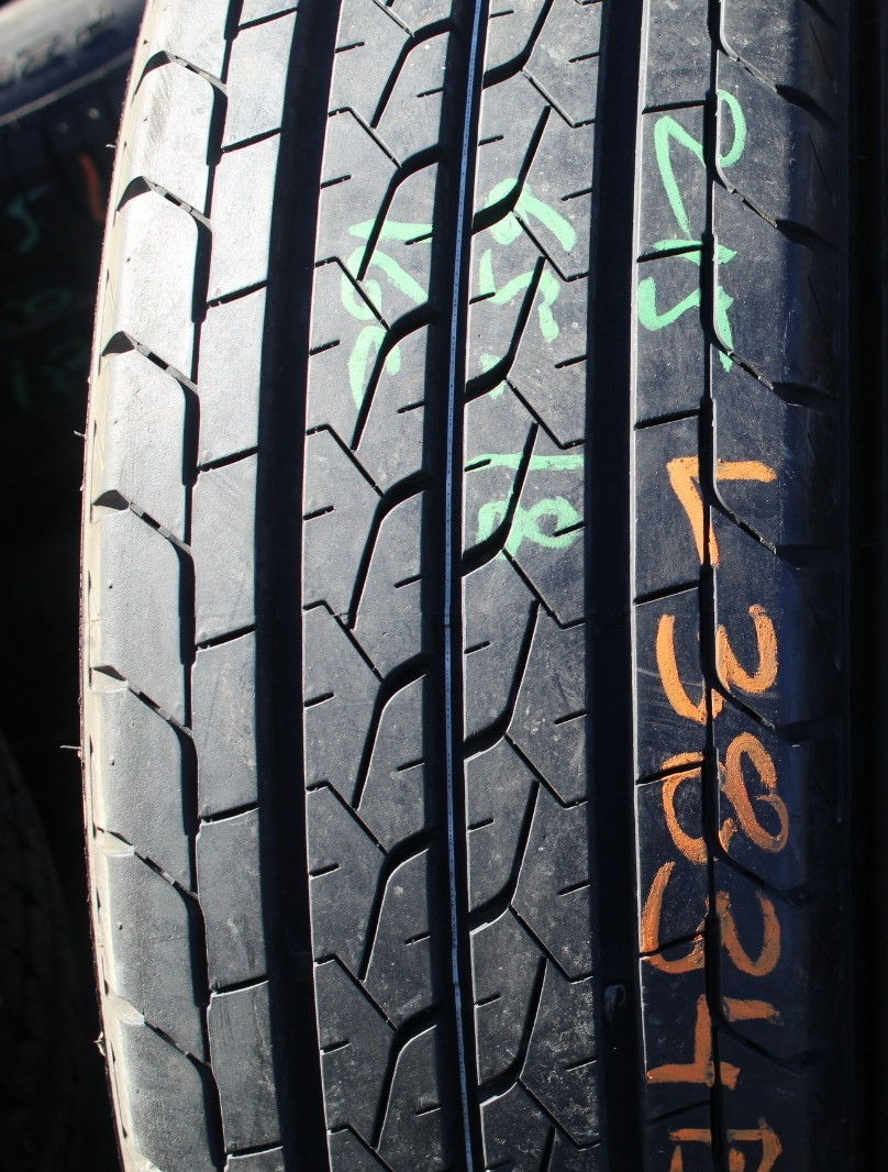 New 215 65 16C Bridgestone, Duravis R660, 109/107T, x1 Tyre (F1_tyres) L3834