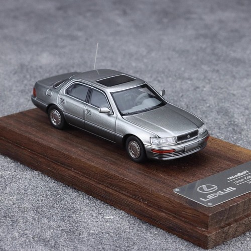 Fine works 1/64 Scale Lexus LS400 XF10 Silver Diecast Car