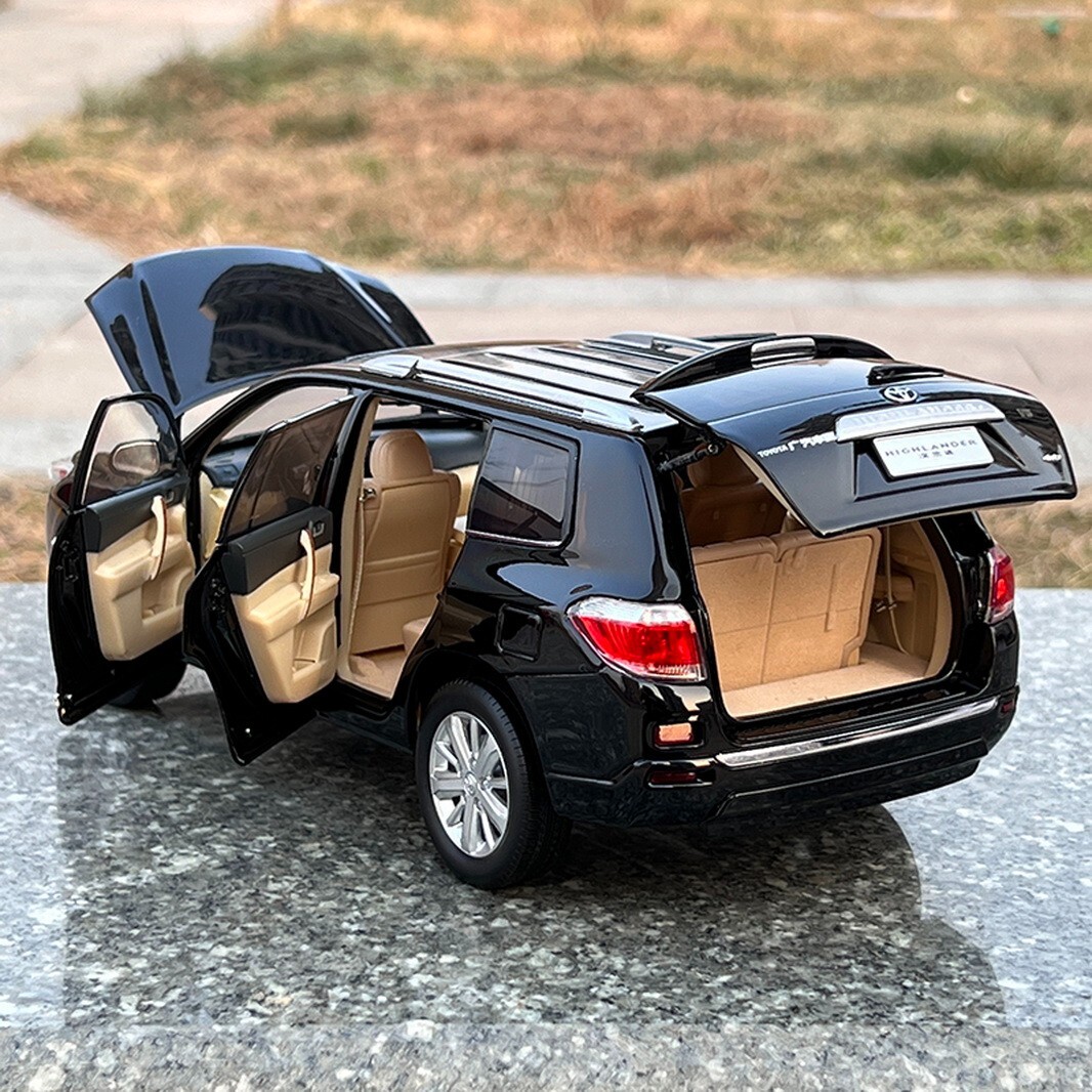 1/18 Scale Highlander 2012 Black Diecast Car Model Toy