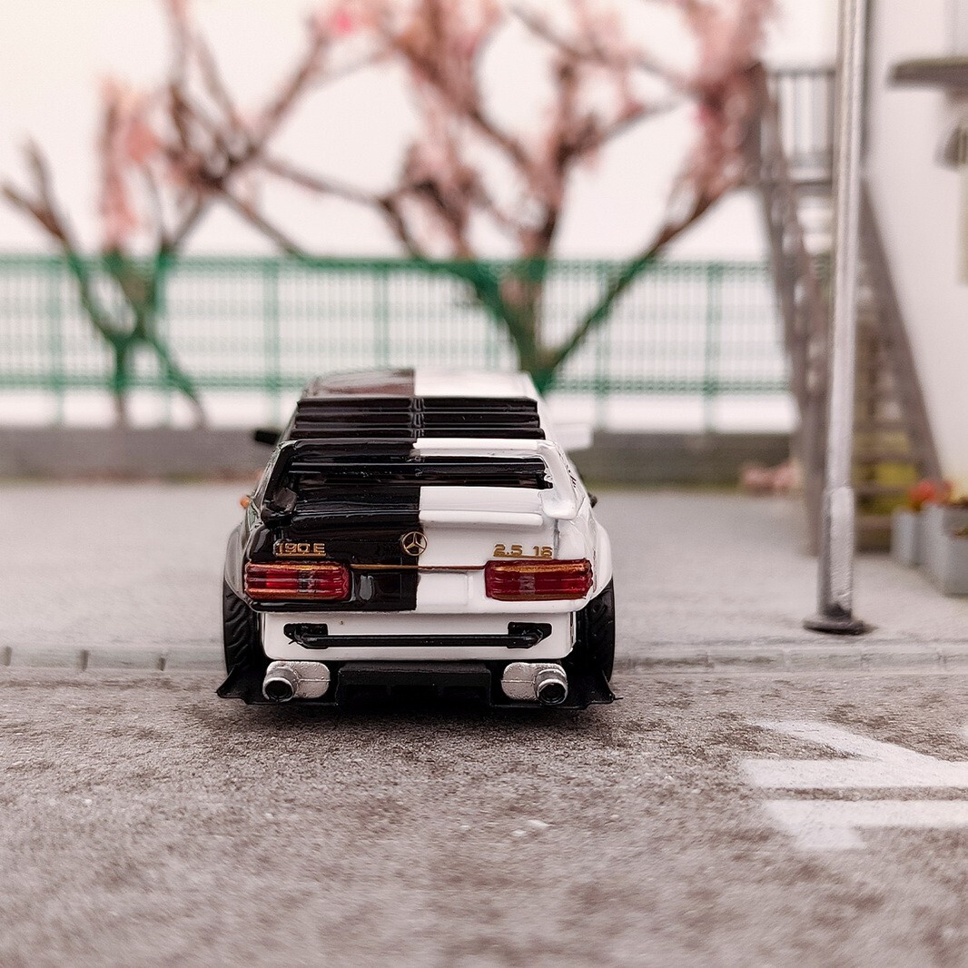 Seeker 1/64 Mercedes-Benz 190E W201 2.5-16 NFS Diecast Car