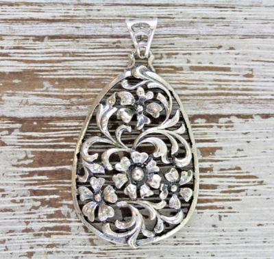 Beautiful outlet pendant designs
