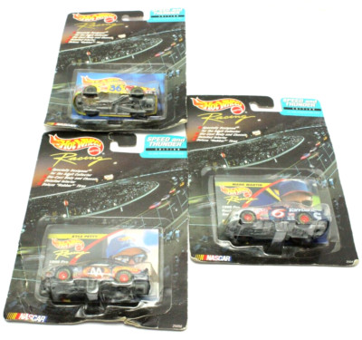 Lot of 3 1999 Hot Wheels Speed and Thunder NASCAR 1/64th Scale Die Cast Cars