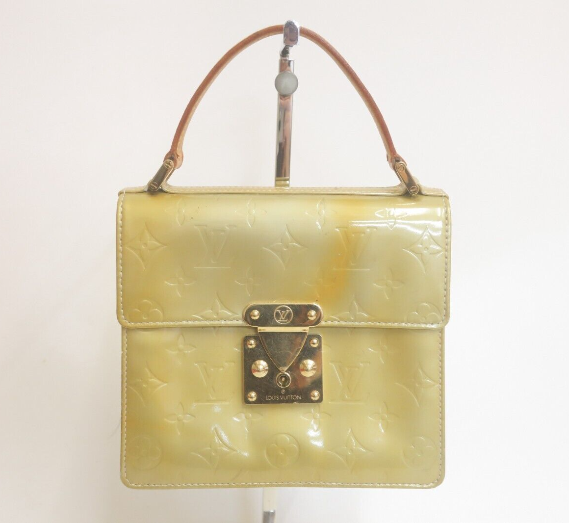 【季節の変わり目に万能】Louis Vuitton Monogram Asnieres Authentic Louis Vuitton Monogram Vernis Spring Street