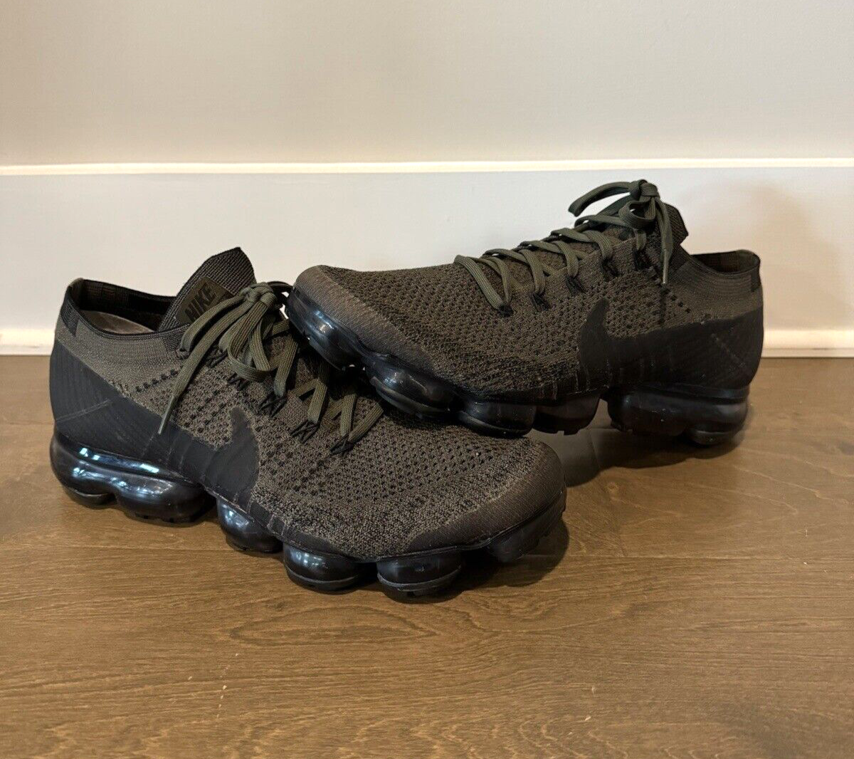 olive green nike vapor max