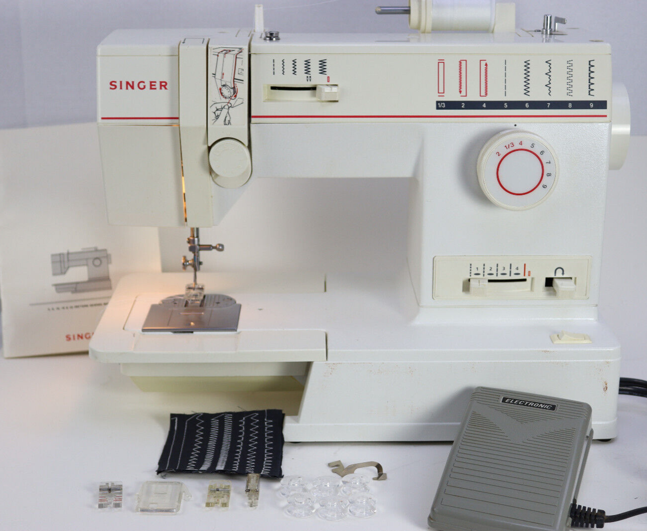 Vtg Singer ZigZag Sewing Machine Model 9015 with Accessories