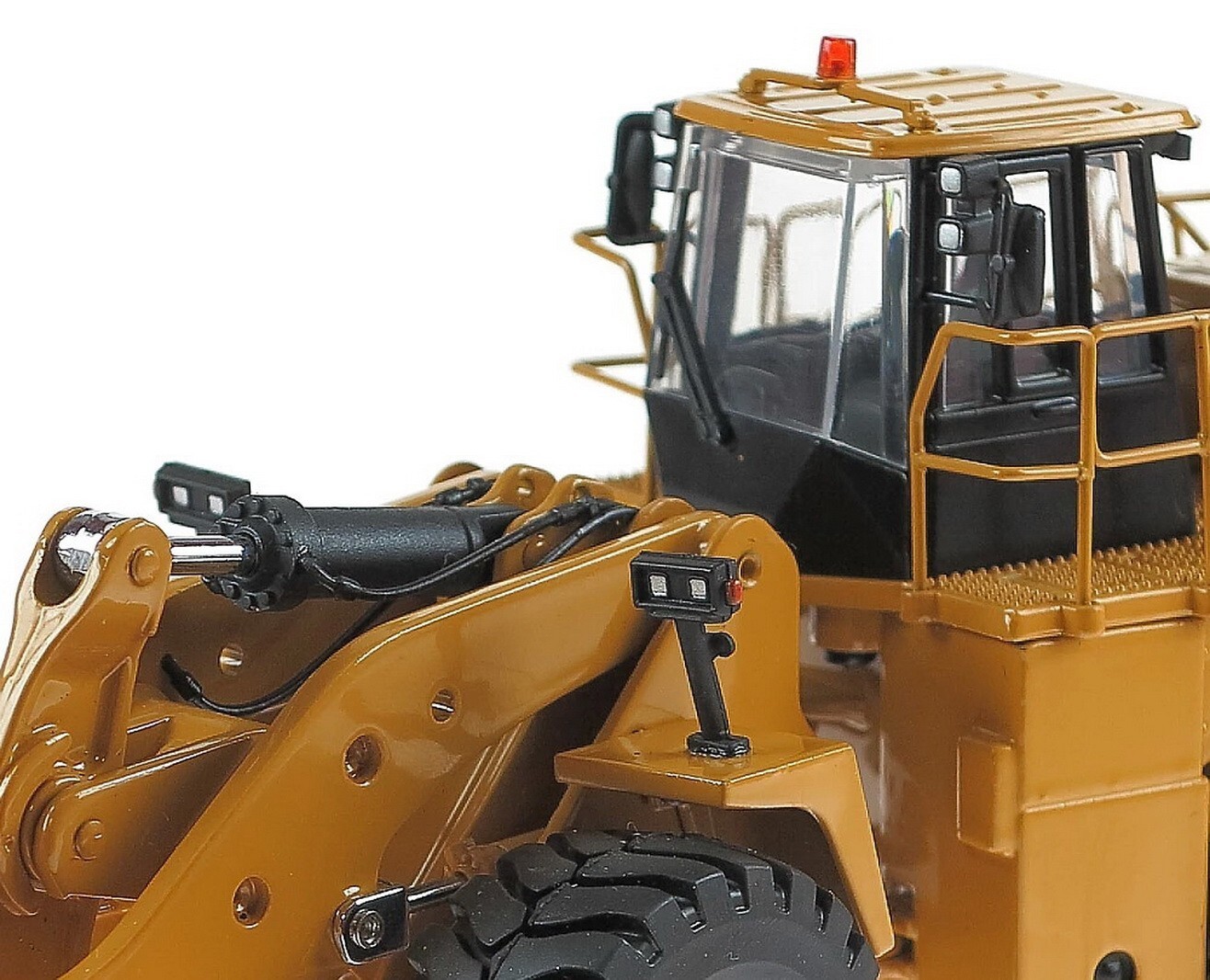 Tonkin 1/50 Caterpillar 988K Wheel Loader Diecast Model Tonkin 1/50 Caterpillar 988K Wheel Loader Diecast Model