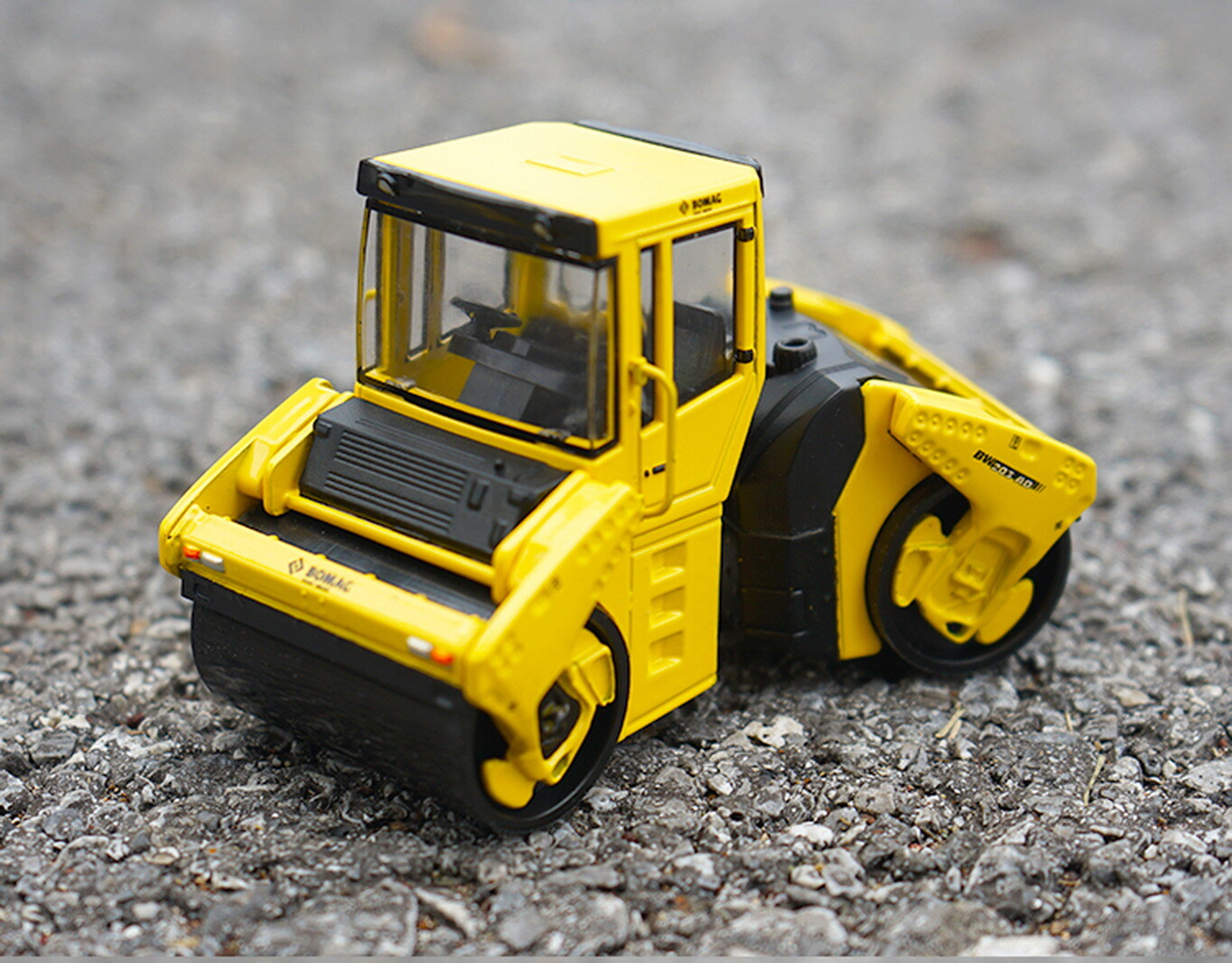 1/50 Scale BOMAG BW203 AD Tandem Vibratory Roller DieCast