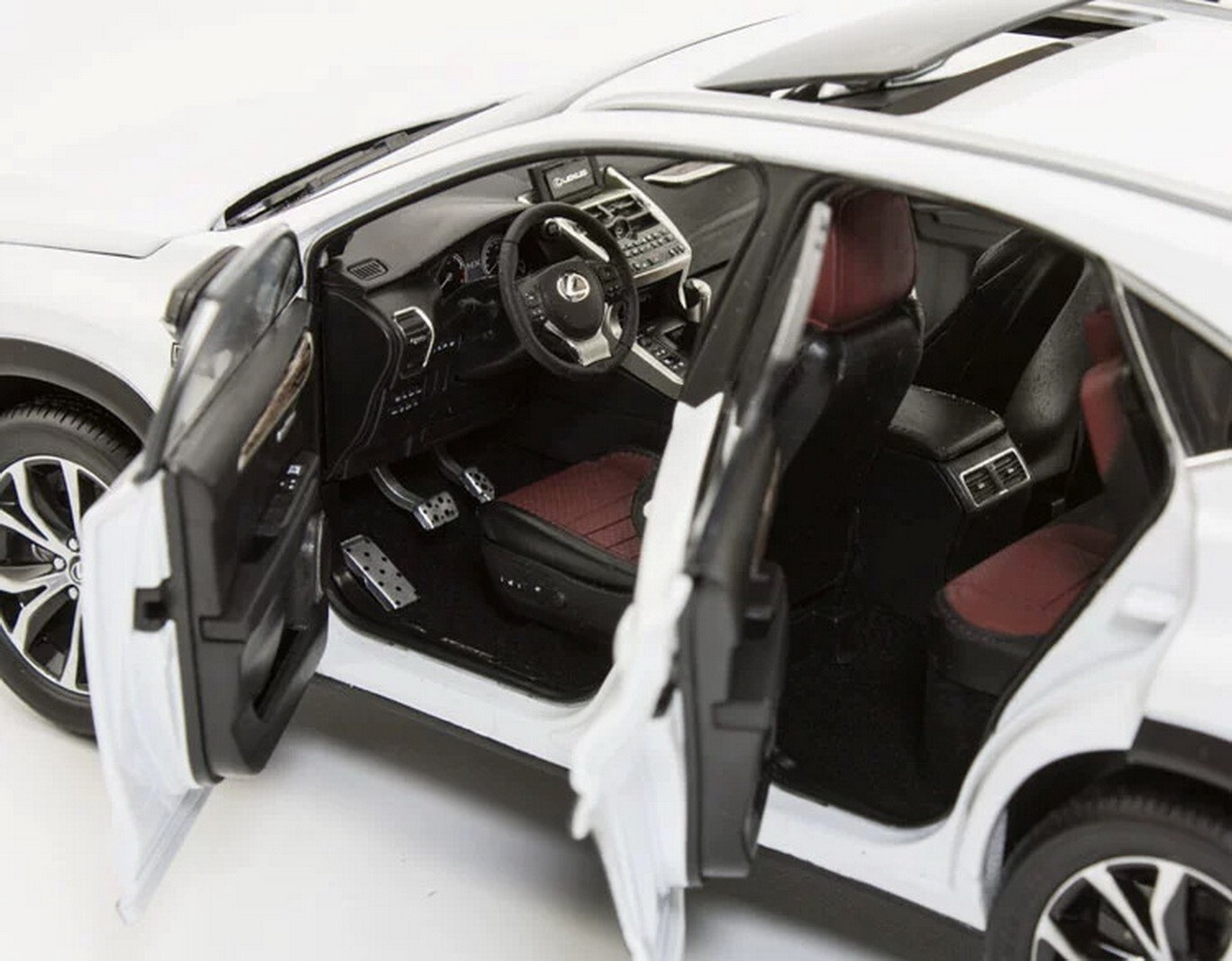Lexus NX 200t コレクターズエディション 1/18スケール ホワイト Amazon | Lexus特注 1/18 レクサス RX 200t Fスポーツ (ホワイト