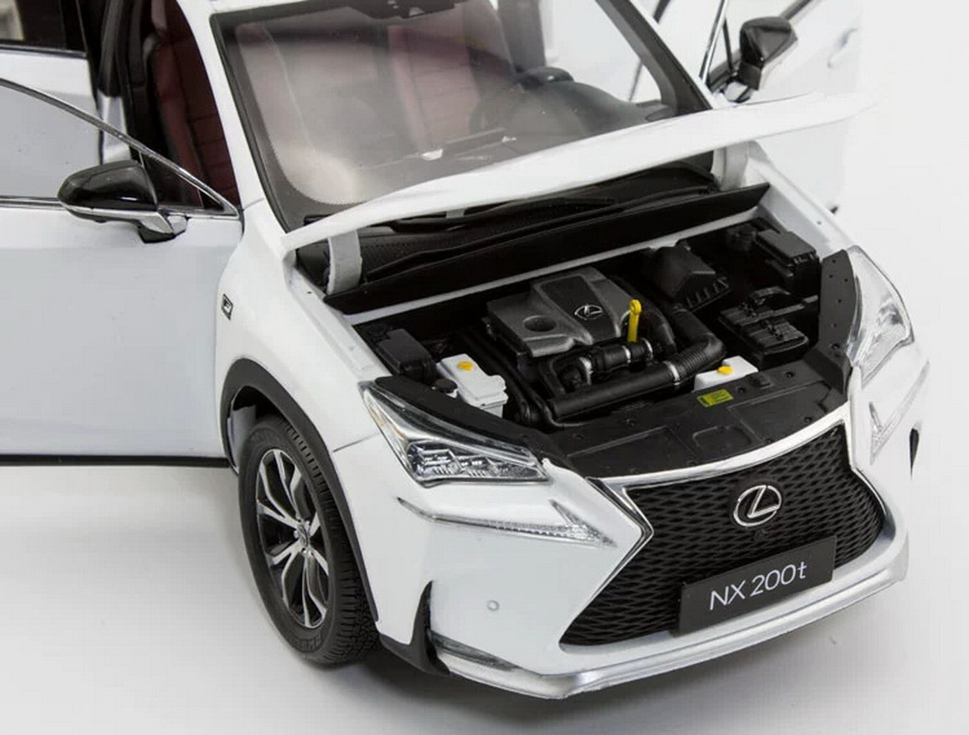 Lexus NX 200t コレクターズエディション 1/18スケール ホワイト 1/18 Scale LEXUS NX 200T SUV White Diecast Car ModelToy