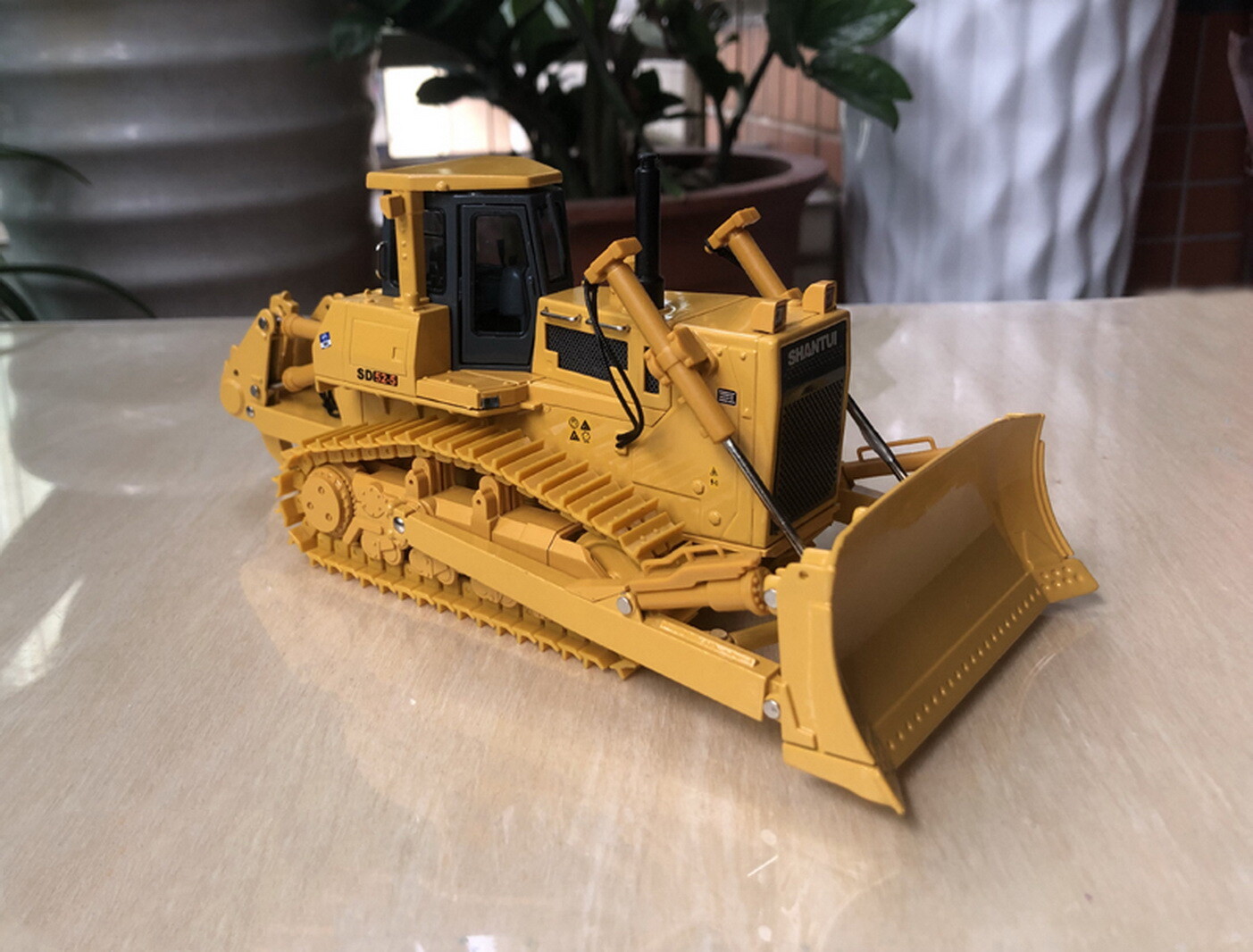 ミニカー 1/35 Shantui SD52-5 ブルドーザー s-l400.jpg