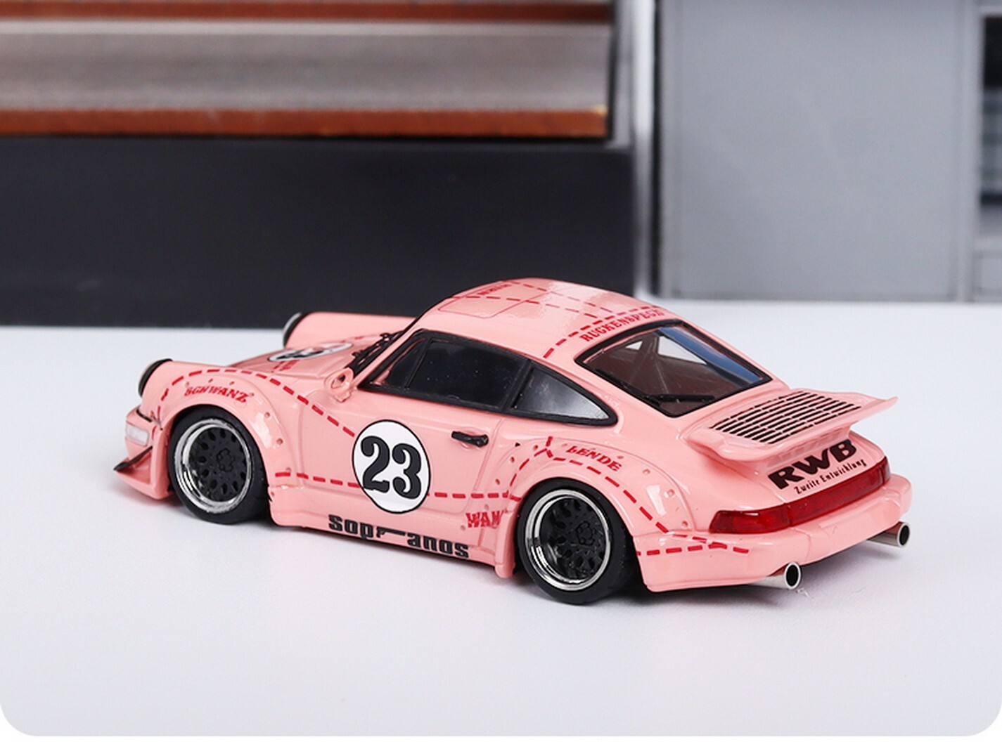 ポルシェ964ピンクピッグRWB 1/64ミニカー $_57.JPG?set_id=880000500F