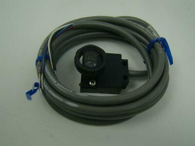 Banner Engineering Corp. Econo-Beam Miniature Self-Contained DC Sensors SE612LVM