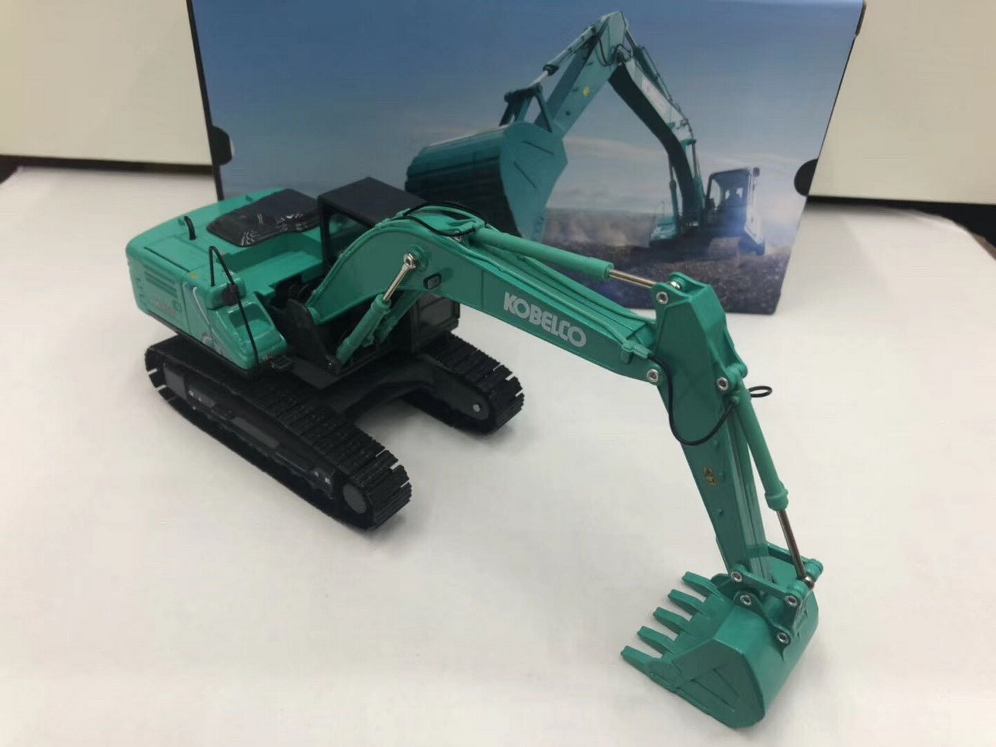 KOBELCO SK210LC 1/50スケールミニチュア SK210LC-11 Scale Model – Kobelco Fanshop